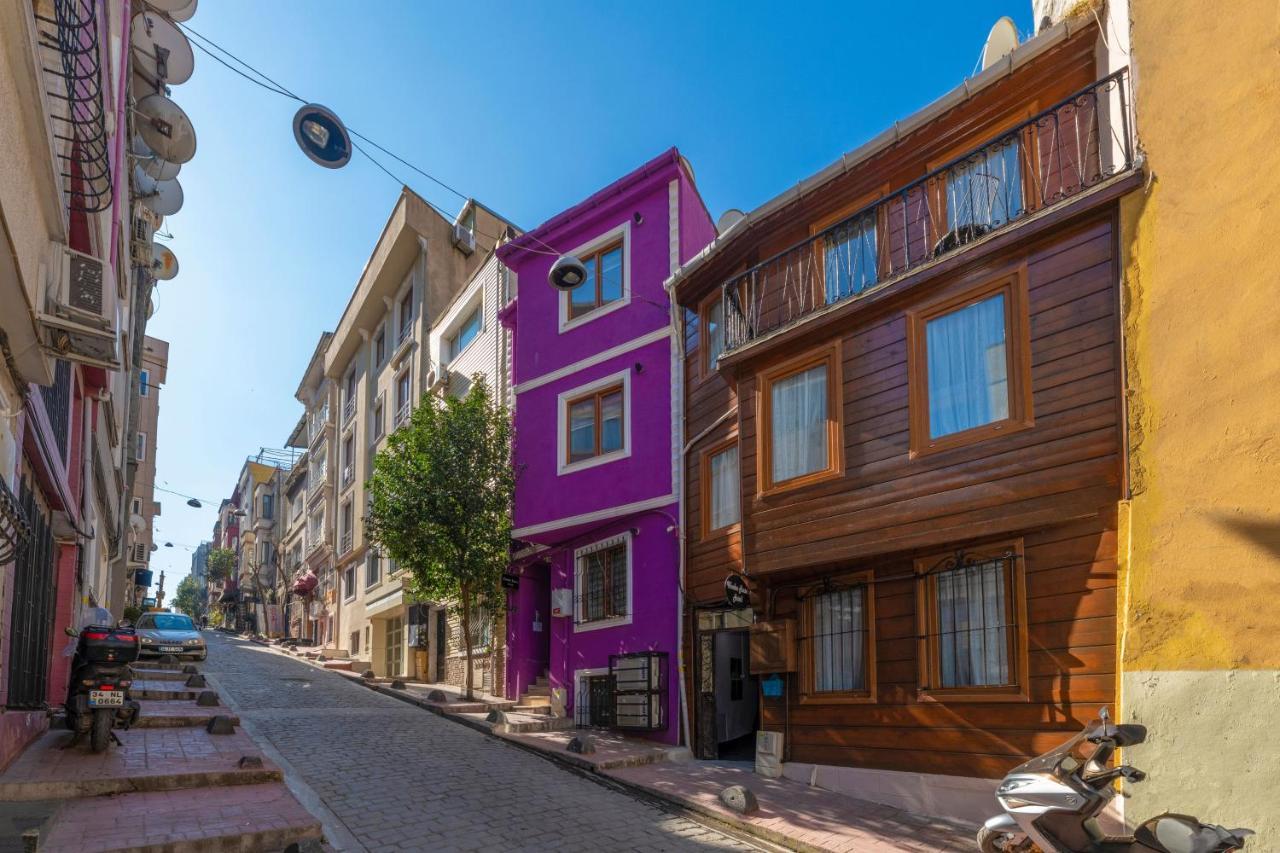 Taksim Wooden House Hostel Istanbul Exterior photo