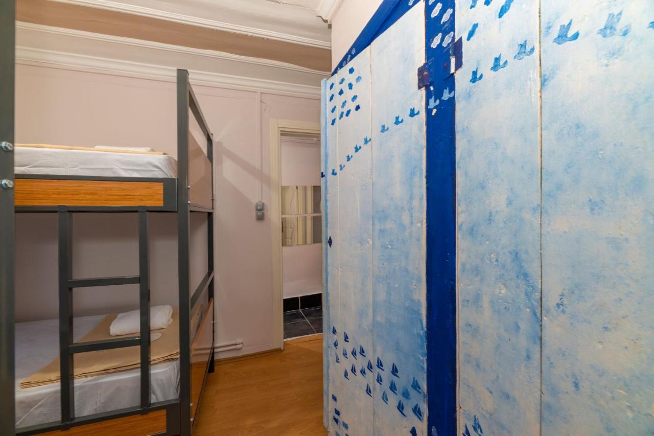 Taksim Wooden House Hostel Istanbul Exterior photo