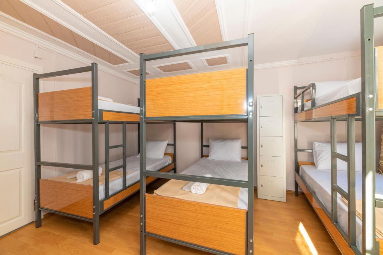 Taksim Wooden House Hostel Istanbul Exterior photo