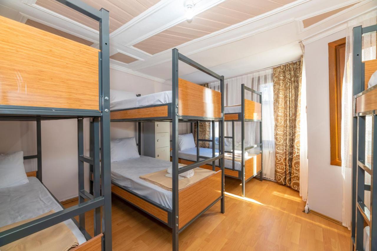 Taksim Wooden House Hostel Istanbul Exterior photo