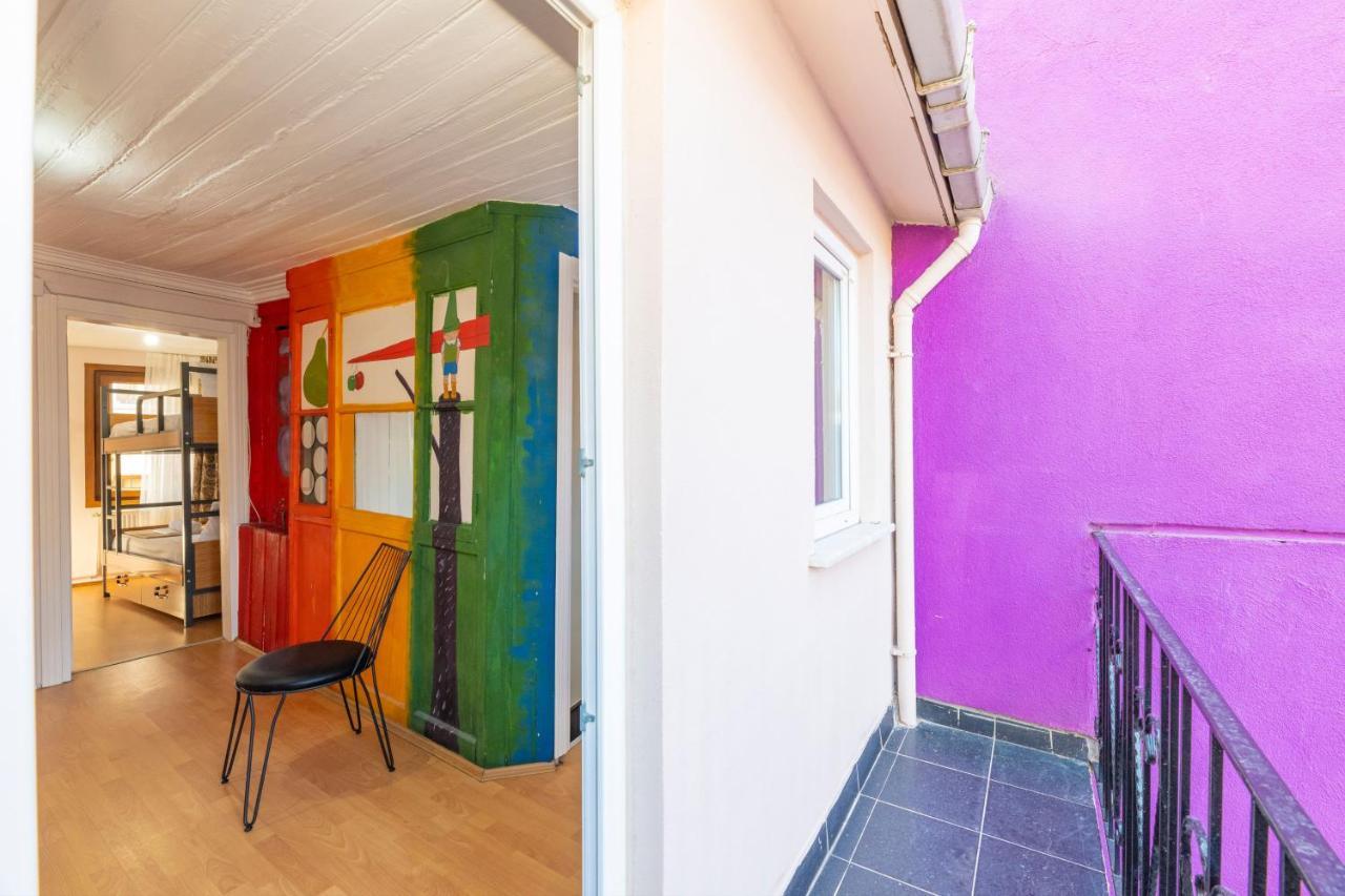 Taksim Wooden House Hostel Istanbul Exterior photo