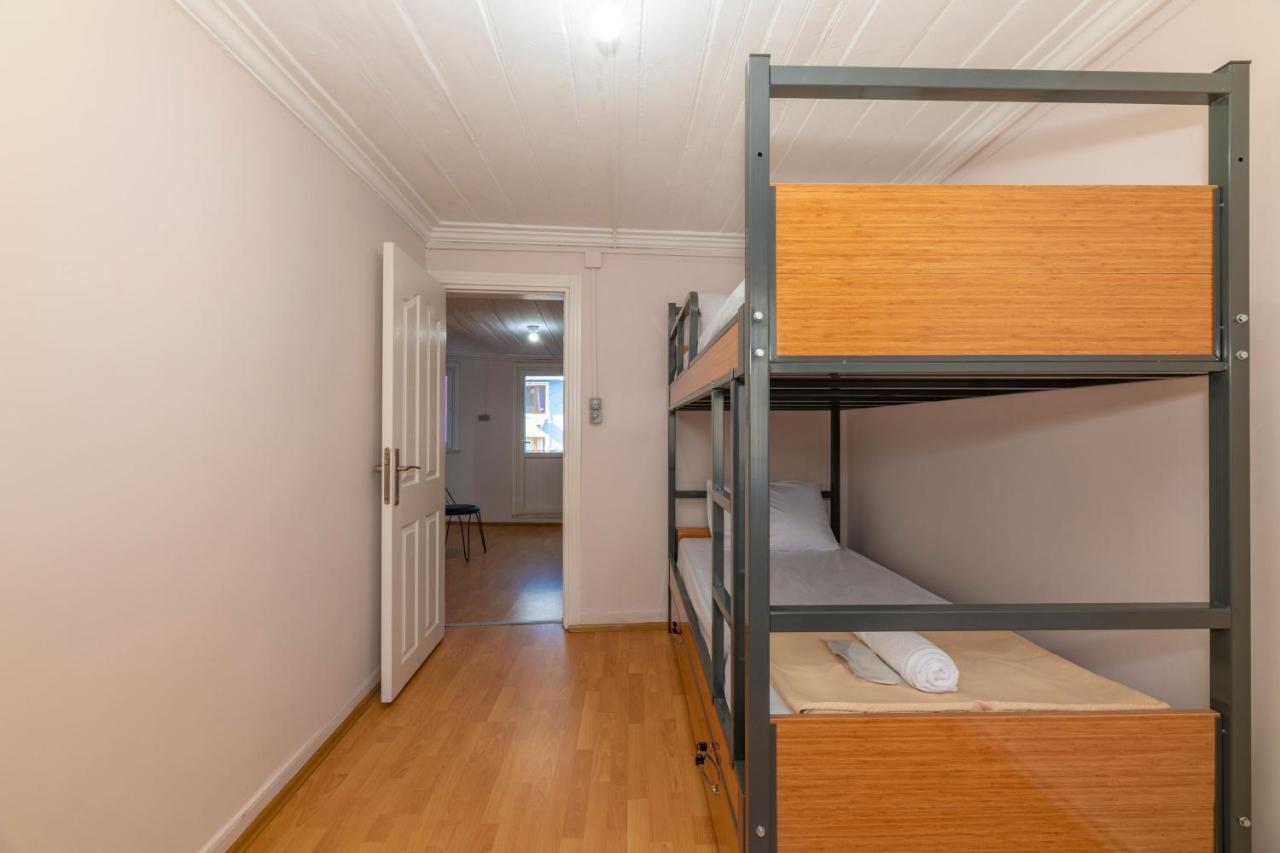 Taksim Wooden House Hostel Istanbul Exterior photo